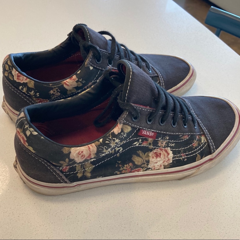 Vans Floral Pattern Size Women’s 7.5